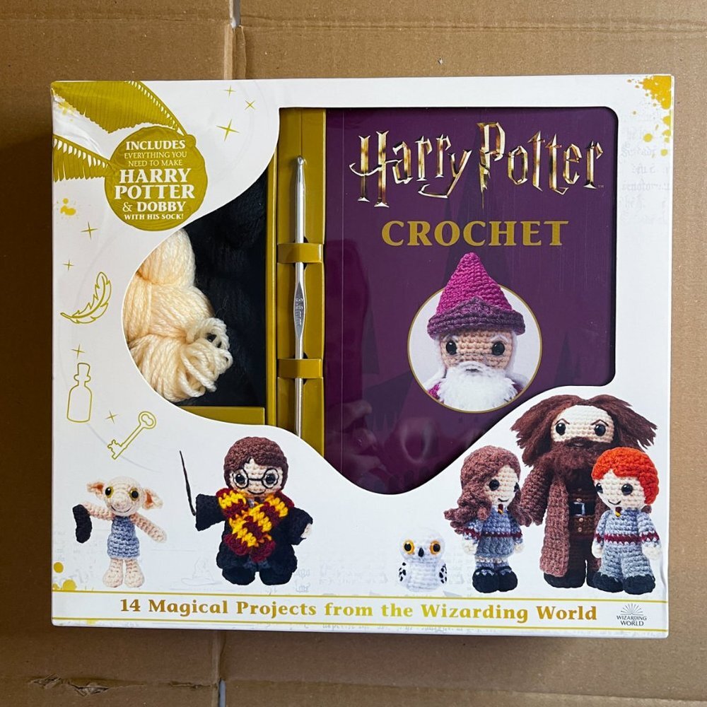 WB Wizarding World Harry Potter Crochet Kit Dobby Yarn 14 Projects Book Gift NEW - Picture 4 of 7